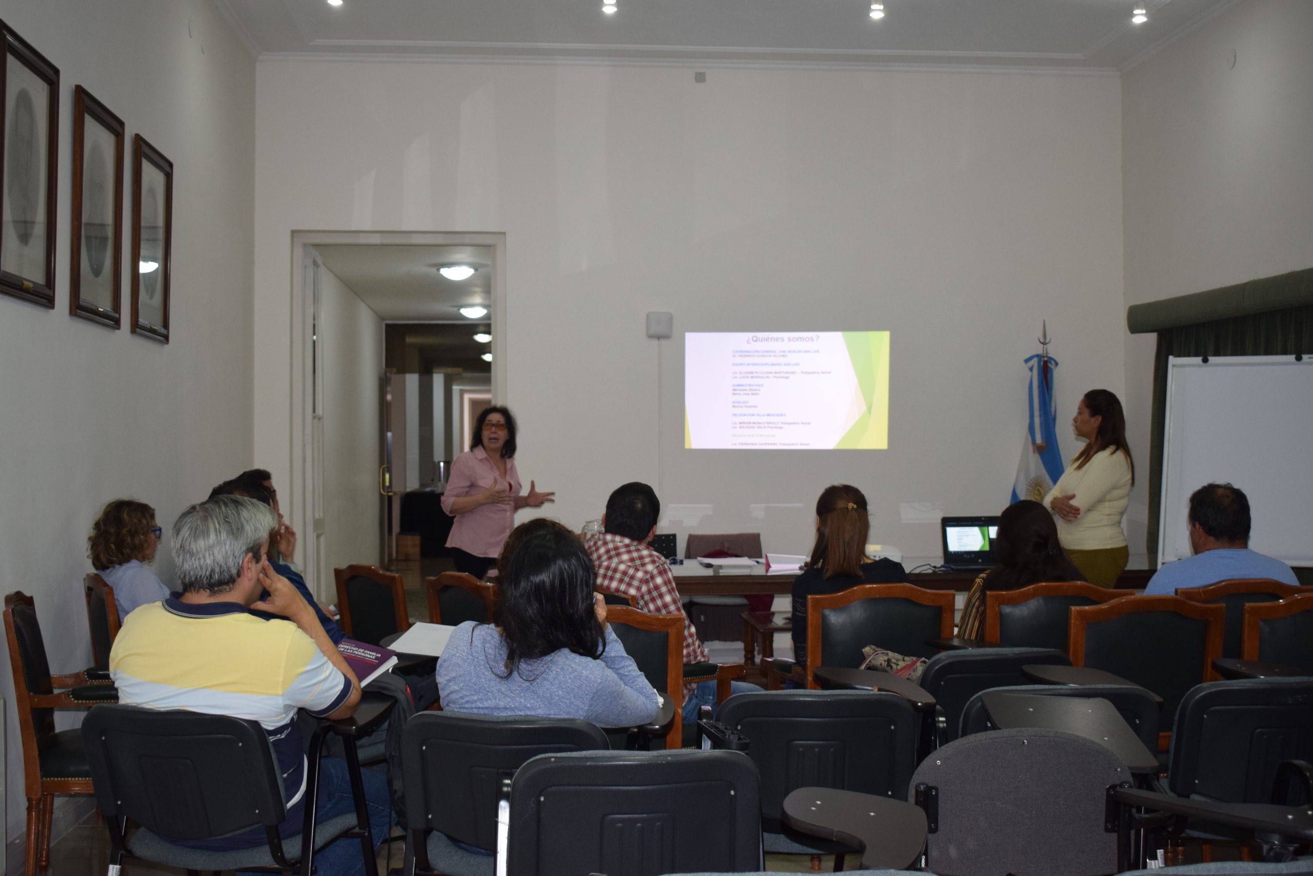 FINALIZÓ EL CURSO DE ORATORIA MODERNA