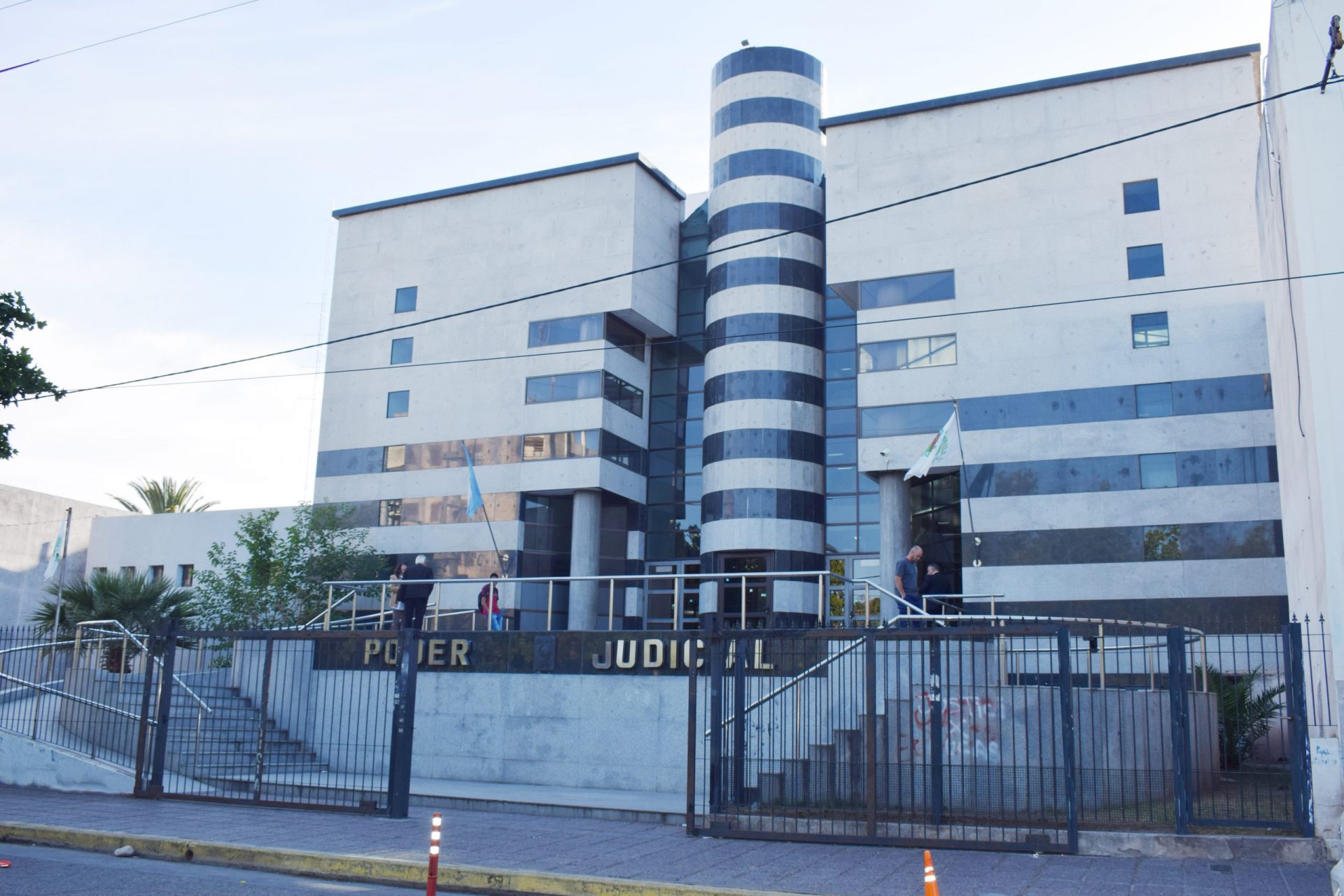 PREVENTIVA PARA UN HOMBRE ACUSADO DE ROBAR CÁMARAS DE SEGURIDAD