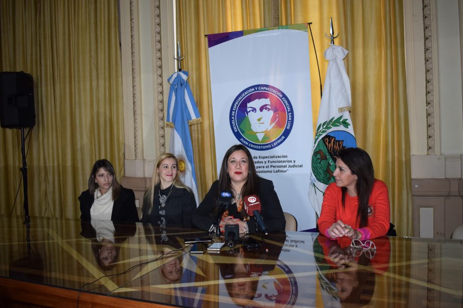 CONFERENCIA DE PRENSA SOBRE EL CONVERSATORIO PARA ESTUDIANTES DE SAN LUIS “CONECTATE CON TUS DERECHOS