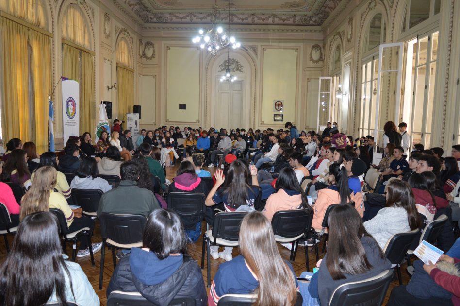 CONVERSATORIO “CONECTATE CON TUS DERECHOS”