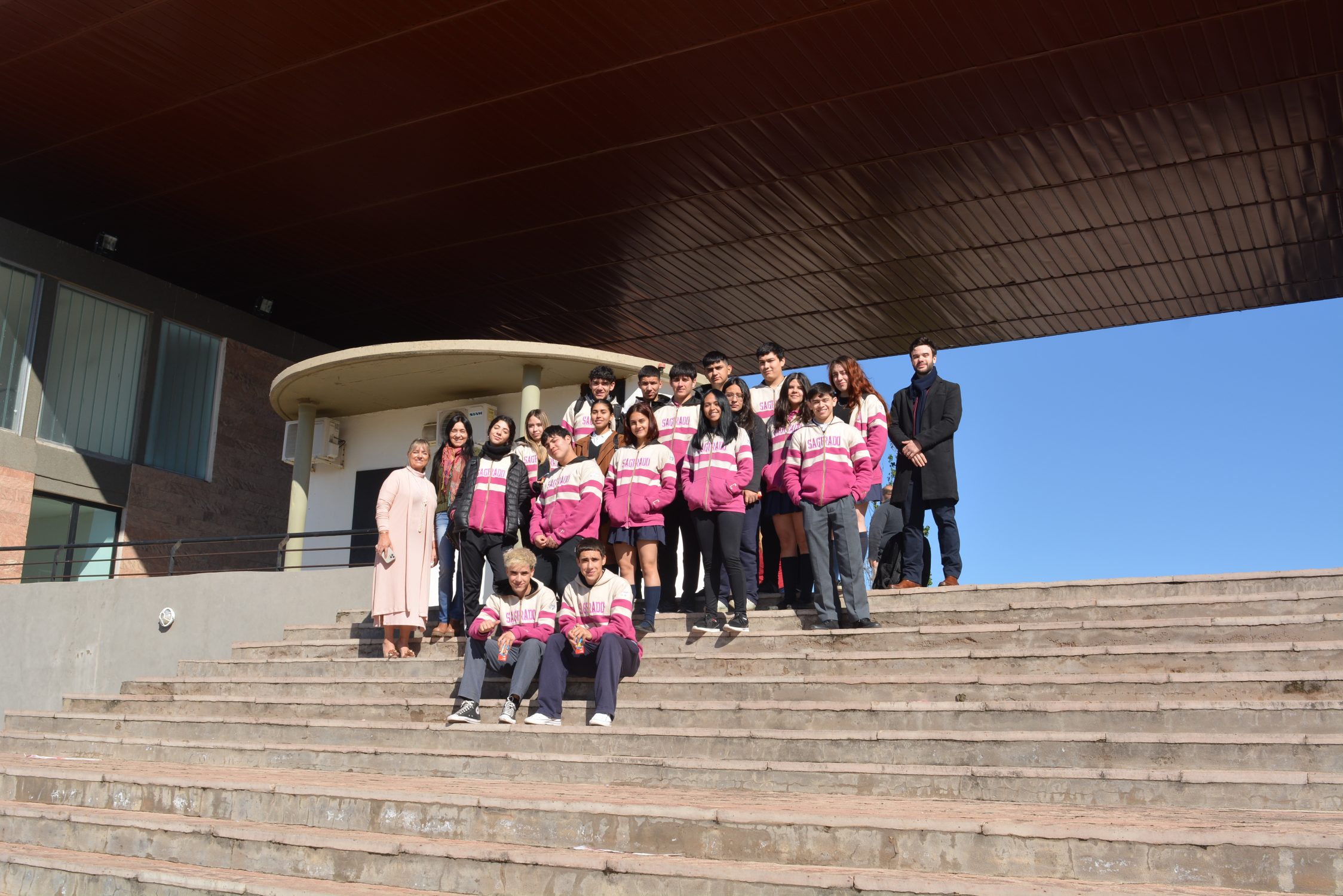 ALUMNOS DEL COLEGIO SAGRADO CORAZÓN VISITARON EL EDIFICIO JUDICIAL DE VILLA MERCEDES